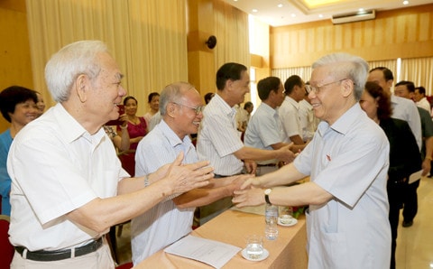 Tổng bí thư Nguyễn Phú Trọng tiếp xúc cử tri Ảnh:Trí Dũng