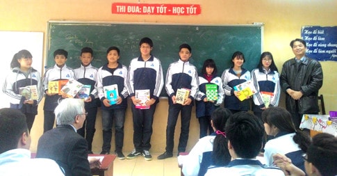 Học sinh lớp 10C1 Trường THPT Đinh Tiên Hoàng