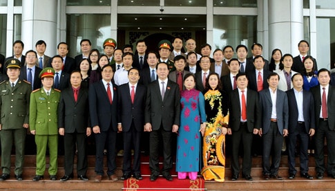 Chủ tịch Nước Trần Đại Quang với các cán bộ chủ chốt tỉnh Ninh Bình Ảnh: Nhan Sáng