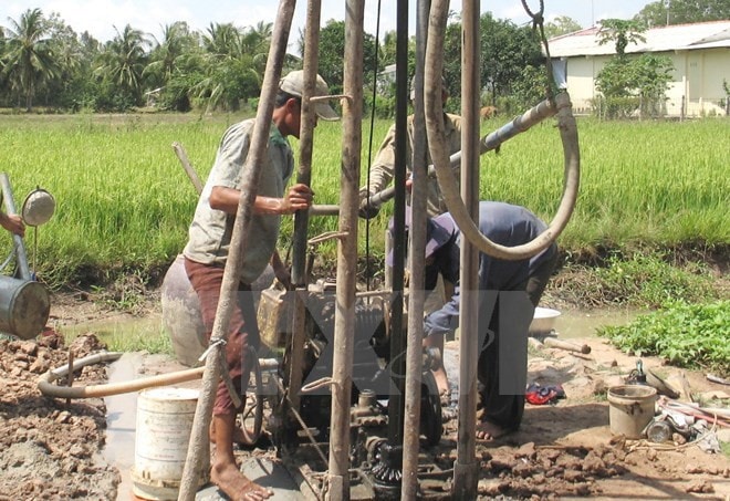 Việc khoan giếng cần được tính toán để đảm bảo trữ lượng nước ngầm Ảnh: TTXVN