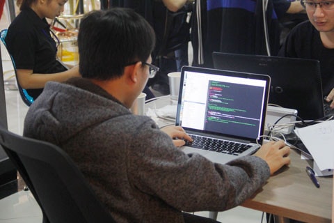 Lập trình code Ảnh: Thanh Bình Lập trình code Ảnh: Thanh Bình
