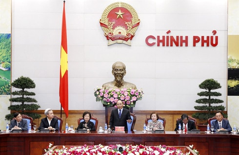 Thủ tướng Nguyễn Xuân Phúc tiếp Ban Chủ nhiệm Quỹ Học bổng Vừ A Dính