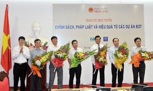 Tọa đàm, giao lưu trực tuyến 