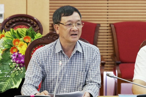 Chủ tịch Hội đồng quản trị Tổng công ty Phát triển hạ tầngvà đầu tư tài chính Việt Nam (VIDIFI) Đào Văn Chiến đang tọa đàm, GLTT cùng bạn đọc Báo ĐBND (Ảnh: Duy Thông)