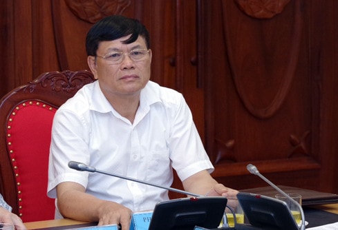 Ông Phạm Quang Dũng - Chủ tịch Hội đồng quản trị Công ty Cổ phần TASCO đang tọa đàm, GLTT cùng bạn đọc Báo ĐBND (Ảnh: Duy Thông)