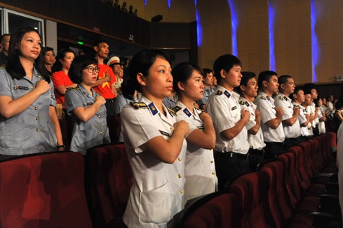 Xúc động chương trình nghệ thuật “Tổ quốc nhìn từ biển” ảnh 6