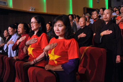Xúc động chương trình nghệ thuật “Tổ quốc nhìn từ biển” ảnh 7