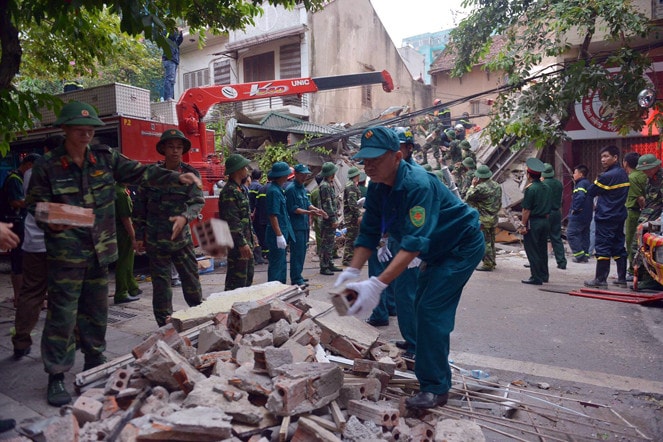 Hiện trường sập nhà tại phố Cửa Bắc Ảnh: Lâm Hiển