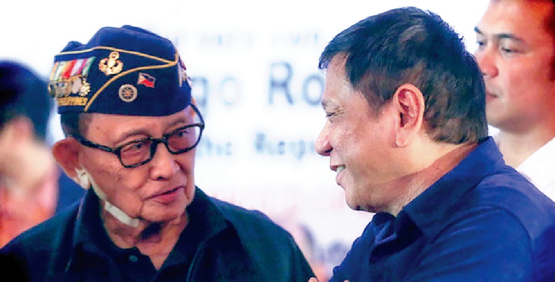 Cựu Tổng thống Philippines Fidel Ramos và Tổng thống đương nhiệm Rodrigo Duterte