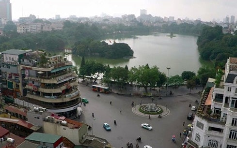 Những tuyến phố xung quanh hồ Hoàn Kiếm sẽ được quy hoạch thành phố đi bộ (Ảnh: KT)
