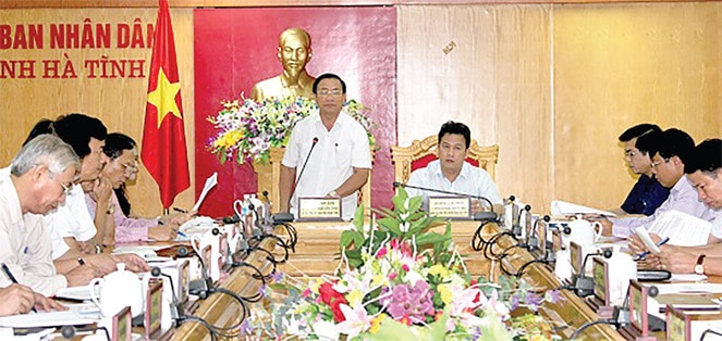 Phiên họp lãnh đạo chủ chốt thống nhất nội dung, chương trình kỳ họp do Chủ tịch HĐND tỉnh Lê Đình Sơn chủ trì