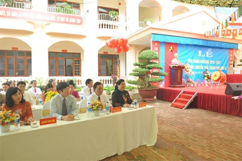 Phó Chủ tịch QH Tòng Thị Phóng dự lễ khai giảng