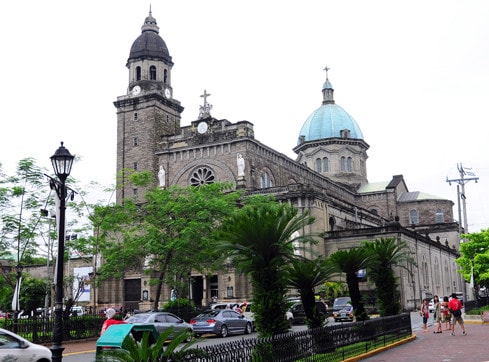 Quảng trường nhà thờ Manila ở Intramuros