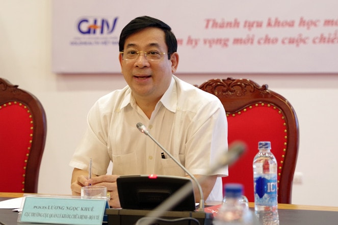 PGS.TS. Lương Ngọc Khuê - Cục trưởng Cục quản lý Khám, chữa bệnh, Bộ Y tế trao đổi tại Tọa đàm