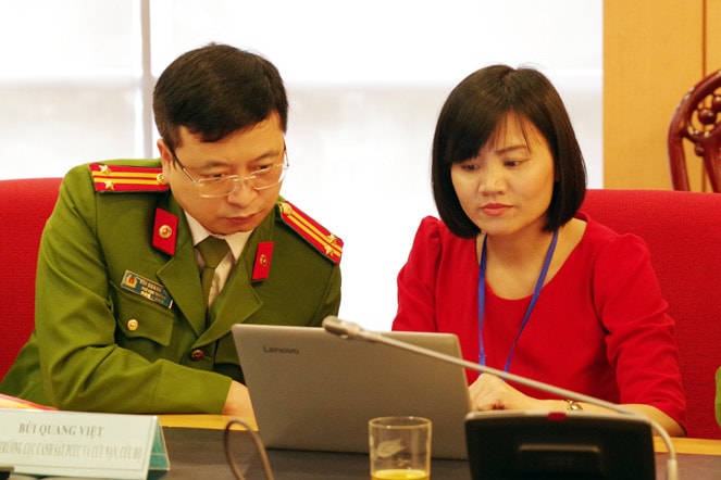 Trung tá Bùi Quang Việt giao lưu cùng độc giả