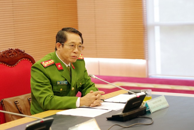 Đại tá, Phó giám đốc Sở Cảnh sát PCCC TP Hà Nội Nguyễn Văn Sơn trao đổi tại tọa đàm.