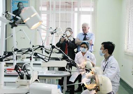 Nghiên cứu tại khoa Y Dược - ĐH Quốc gia Hà Nội - Ảnh: Dân trí