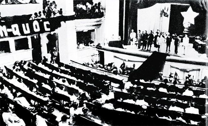 Tại Kỳ họp thứ 2, QH Khóa I đã thông qua Hiến pháp năm 1946 - Hiến pháp đầu tiên của nước Việt Nam Dân chủ Cộng hòa