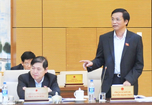 Tổng thư ký QH, Chủ nhiệm VPQH Nguyễn Hạnh Phúc phát biểu tại phiên họp - Ảnh: Quang Khánh