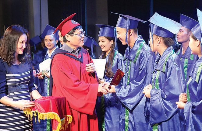 Lễ trao bằng tốt nghiệp của Trường Đại học Sân khấu Điện ảnh Hà Nội Nguồn: skda.edu.vn