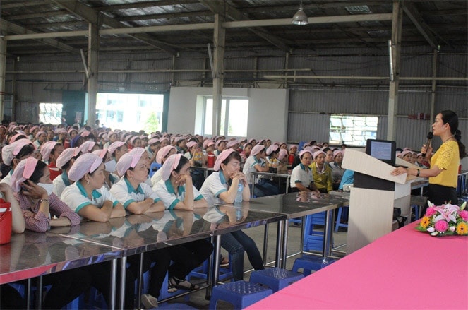 BHXH tỉnh Hậu Giang đẩy mạnh công tác tuyên truyền chính sách pháp luật BHYT, BHXH cho công nhân các khu công nghiệp