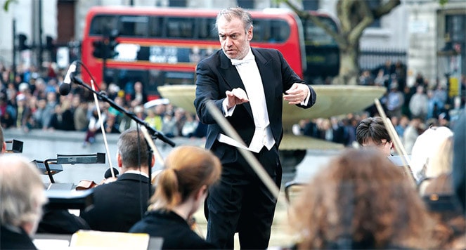Dàn nhạc Giao hưởng London biểu diễn tại Quảng trường Trafalgar