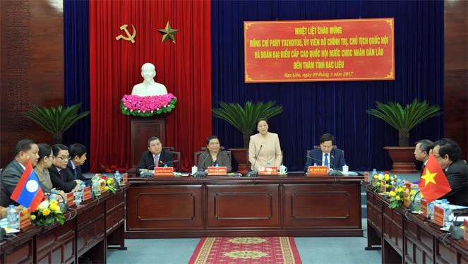 Chủ tịch QH Lào Pany Yathotou phát biểu tại buổi làm việc với lãnh đạo chủ chốt tỉnh Bạc Liêu