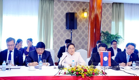 Chủ tịch QH Lào Pany Yathotou phát biểu tại cuộc làm việc