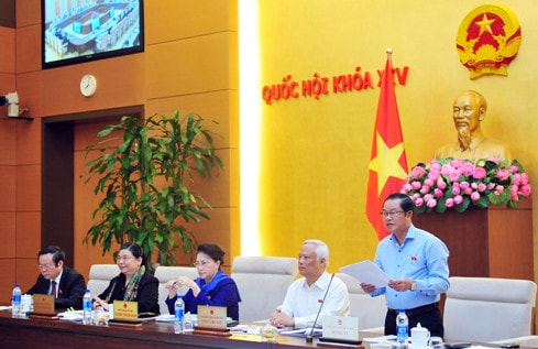Phó Chủ tịch QH Đỗ Bá Tỵ điều hành Phiên họp thứ 9 UBTVQH sáng 22.4 Ảnh: Quang Khánh