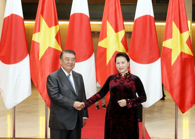 Chủ tịch QH Nguyễn Thị Kim Ngân đón Chủ tịch Hạ viện Nhật Bản Oshima Tadamori