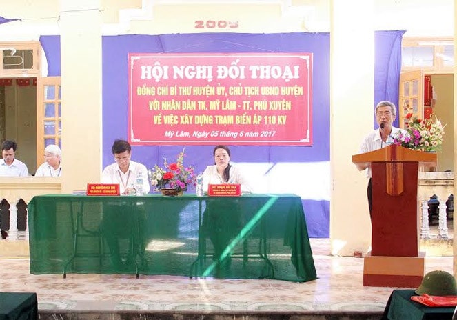 Cử tri tiểu khu Mỹ Lâm, thị trấn Phú Xuyên phát biểu ý kiến