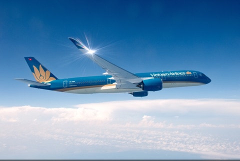 Vietnam Airlines tăng chuyến bay và giảm 15% mức giá hành trình nội địa cho 7.200 khách hàng đầu tiên mua vé trực tuyến với mã giảm giá PR15SEP117 nhân dịp 72 năm Quốc khánh.