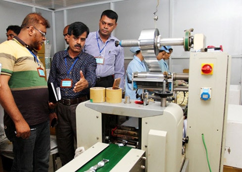 Đoàn công tác của Trung tâm đào tạo và Truyền thông của Tổ chức DISA thăm dây chuyền sản xuất bánh sữa của Công ty Cổ phần Bánh sữa Ba Vì