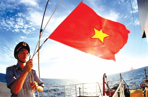 Cờ đỏ trong tim mỗi người ảnh 1