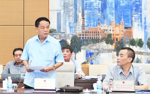 Chủ nhiệm Ủy ban Quốc phòng và An ninh Võ Trọng Việt phát biểu tại phiên họp. Ảnh: Quang Khánh