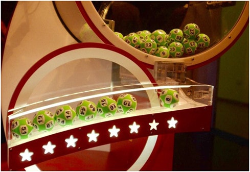 Quả bóng thứ 7 hay còn gọi là số đặc biệt dùng để xác định giải Jackpot 2