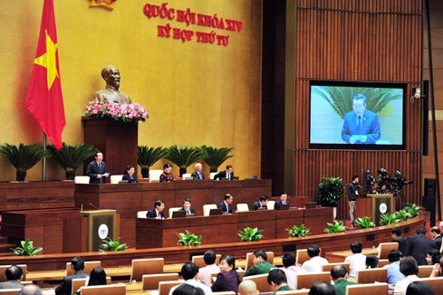 Phó Chủ tịch Quốc hội Phùng Quốc Hiển điều khiển phiên họp 31.10 Ảnh: Quang Khánh
