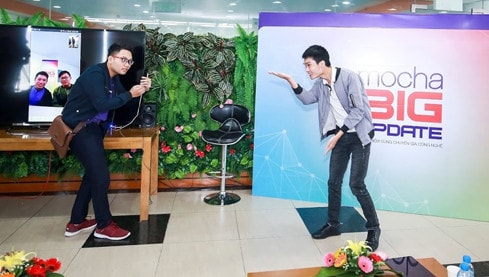 Các bạn trẻ hào hứng tham gia trò chơi Video Call