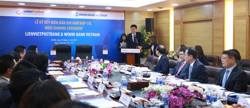 Ông Kim Seung Rok Tổng Giám đốc Woori Bank Việt Nam phát biểu