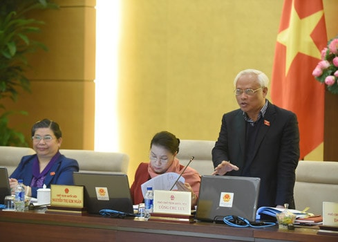 Phó Chủ tịch QH Uông Chu Lưu điều khiển Phiên họp Ảnh: Quang Khánh
