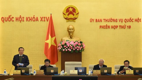 Phó Chủ tịch Quốc hội Phùng Quốc Hiển điều hành phiên họp sáng 14.12 Ảnh: Quang Khánh