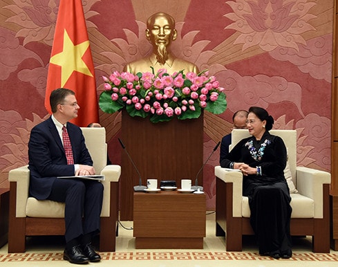 Chủ tịch Quốc hội Nguyễn Thị Kim Ngân tiếp Đại sứ Hoa Kỳ Daniel J.Kritenbrink Ảnh: Vũ Quang