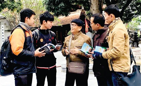 Theo ông Nguyễn Đức Thìn, hướng dẫn viên là người khơi cảm hứng cho mọi người về lịch sử