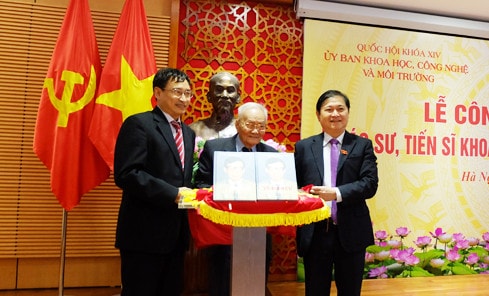 Công bố ra mắt cuốn sách Giáo sư, Tiến sĩ khoa học Vũ Đình Cự - Cả đời cống hiến