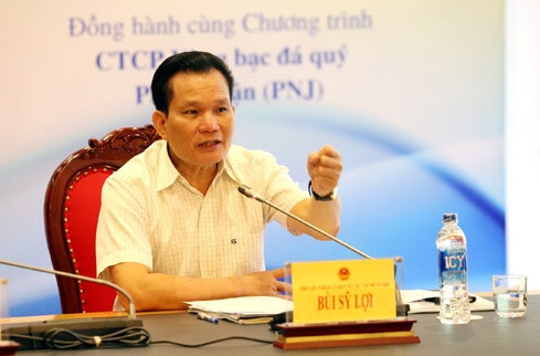 Phó Chủ nhiệm Uỷ ban về các vấn đề xã hội của Quốc hội Bùi Sĩ Lợi phát biểu.