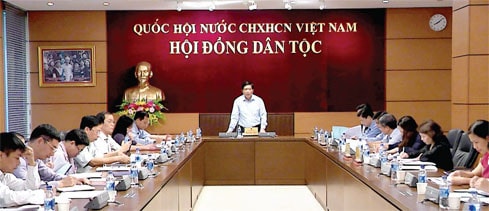 Ủy viên Trung ương Đảng, Chủ tịch Hội đồng Dân tộc Hà Ngọc Chiến phát biểu tại cuộc làm việc Ảnh: Hoàng Ngọc