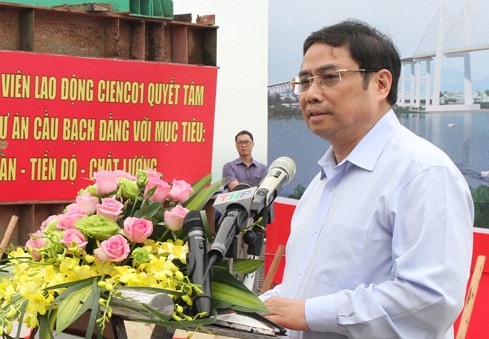 Ủy viên Bộ Chính trị, Bí thư Trung ương Đảng, Trưởng Ban Tổ chức Trung ương Phạm Minh Chính phát biểu tại Lễ hợp long. (Ảnh: Chí Tuấn)