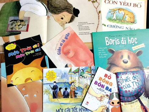 Nhiều sách tranh được giới thiệu tới độc giả Việt Ảnh: Ng. Phương