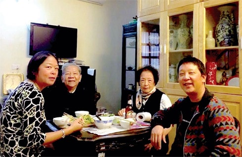 Vợ chồng nhạc sĩ Hoàng Vân và các con Lê Y Linh, Lê Phi Phi Nguồn: hoinhacsi.vn