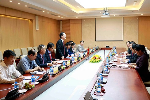 Bộ trưởng Bộ Xây dựng Phạm Hồng Hà phát biểu tại cuộc làm việc